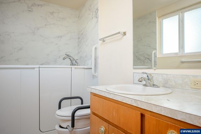 16205 SW King Charles Av, King City, OR 97224