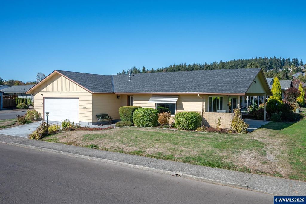 16205 SW King Charles Av, King City, OR 97224