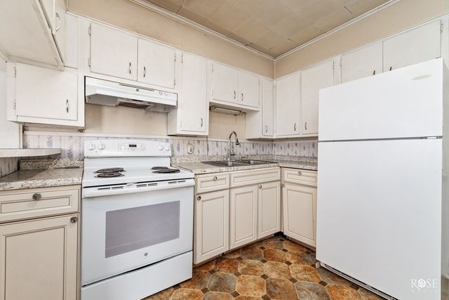 805 Mesquite Avenue, Sonora, TX 76950