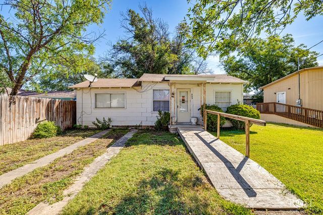 805 Mesquite Avenue, Sonora, TX 76950
