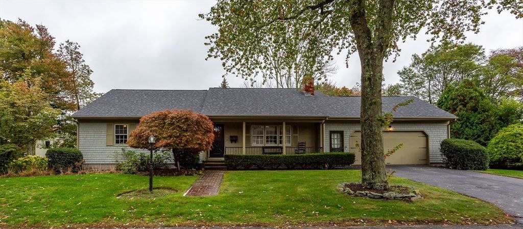 84 Thomas Dr, Somerset, MA 02726