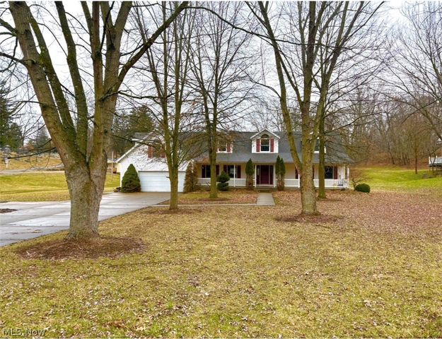 209 Maple Avenue, St Clairsville, OH 43950