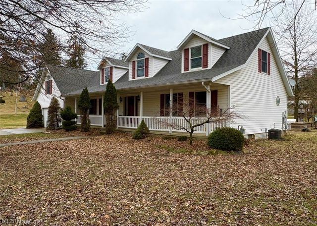 209 Maple Avenue, St Clairsville, OH 43950