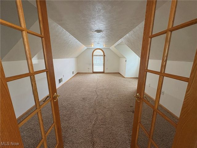 209 Maple Avenue, St Clairsville, OH 43950