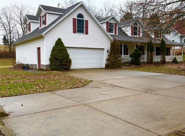 209 Maple Avenue, St Clairsville, OH 43950