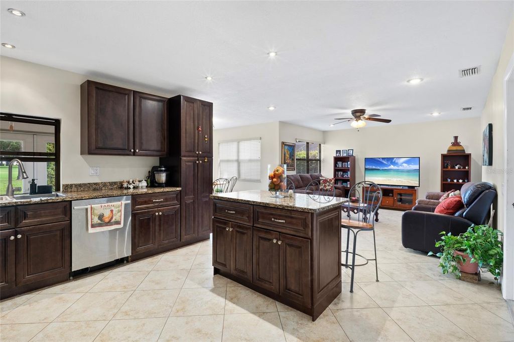 Image 12 of property listing at 6729 EDGEWORTH DRIVE, Orlando, FL 32819