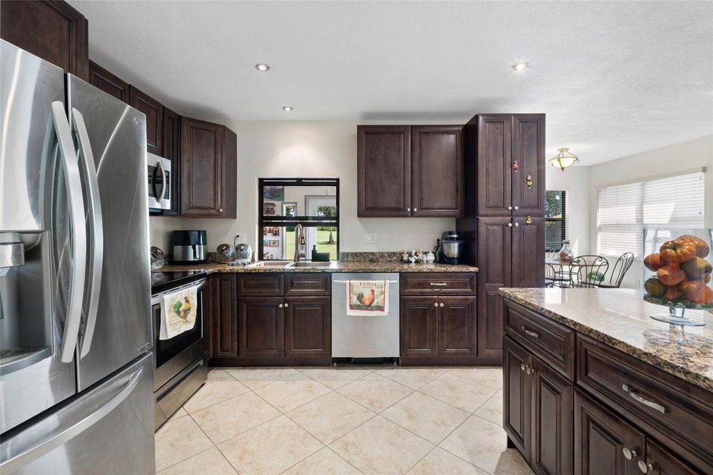 Image 13 of property listing at 6729 EDGEWORTH DRIVE, Orlando, FL 32819