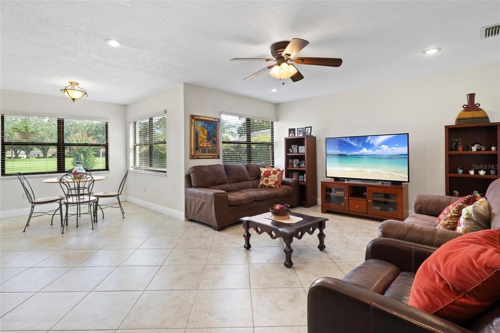 Image 15 of property listing at 6729 EDGEWORTH DRIVE, Orlando, FL 32819