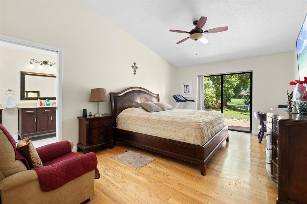 Image 19 of property listing at 6729 EDGEWORTH DRIVE, Orlando, FL 32819