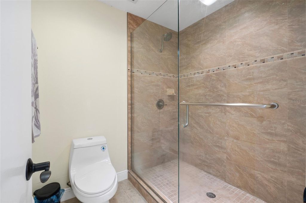 Image 22 of property listing at 6729 EDGEWORTH DRIVE, Orlando, FL 32819