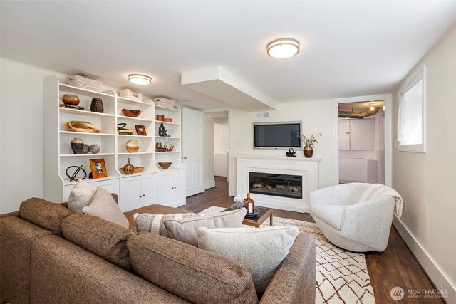610 N 125th Street, Seattle, WA 98133