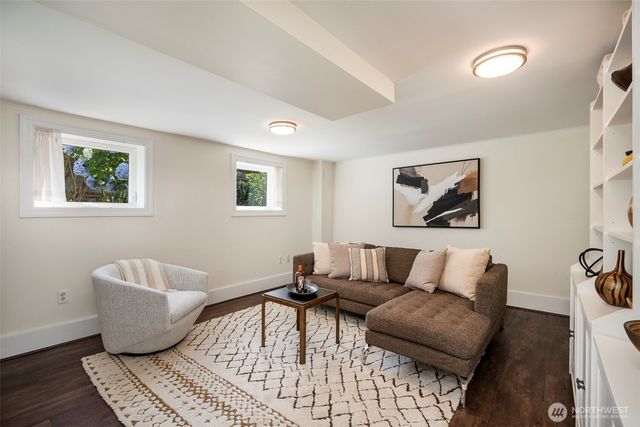610 N 125th Street, Seattle, WA 98133