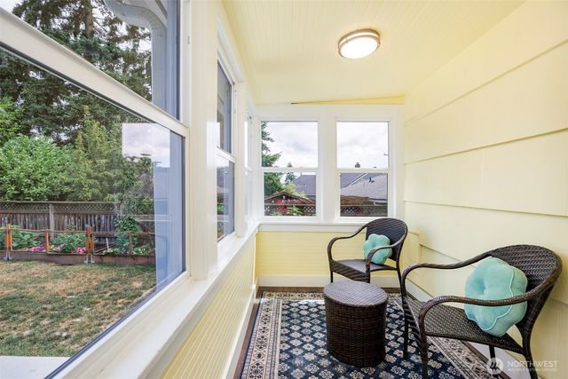 610 N 125th Street, Seattle, WA 98133