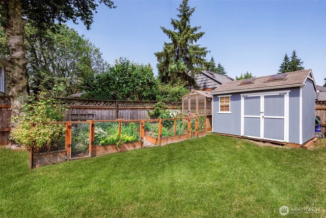 610 N 125th Street, Seattle, WA 98133