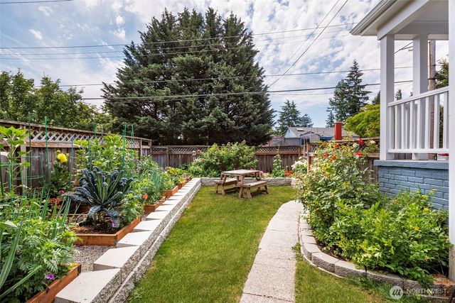 610 N 125th Street, Seattle, WA 98133