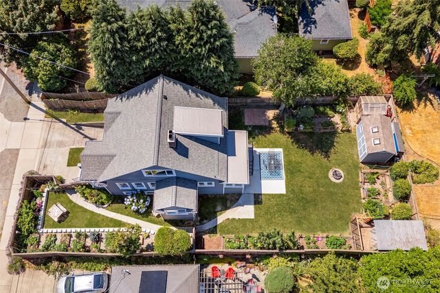 610 N 125th Street, Seattle, WA 98133