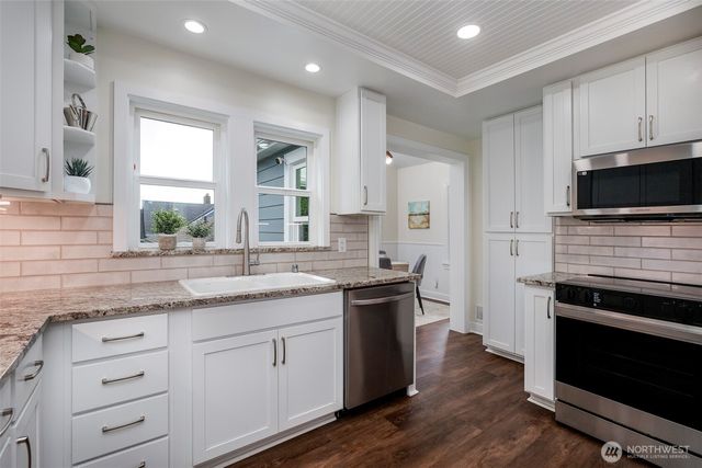 610 N 125th Street, Seattle, WA 98133