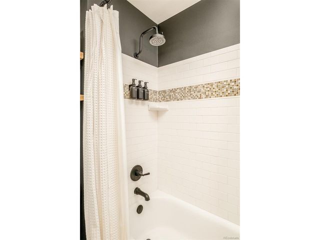 200 Acadia Ave, Lafayette, CO 80026