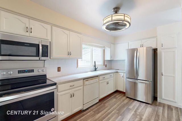 418 Labian Drive, Flushing, MI 48433