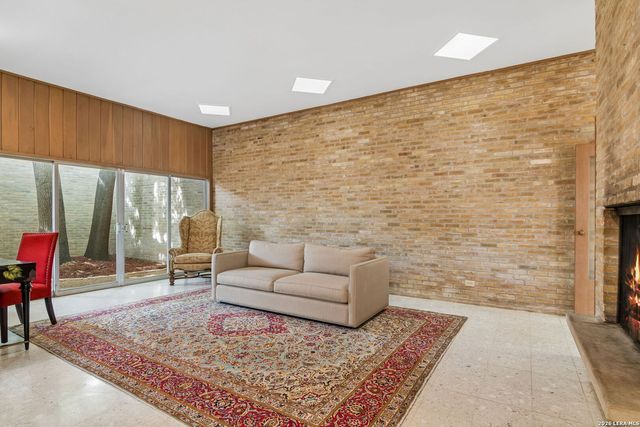 349 Mary Louise, San Antonio, TX 78201