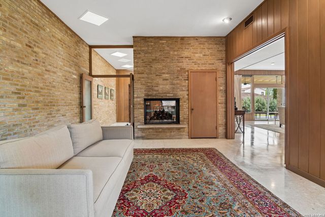 349 Mary Louise, San Antonio, TX 78201