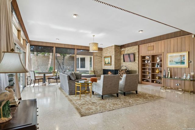 349 Mary Louise, San Antonio, TX 78201