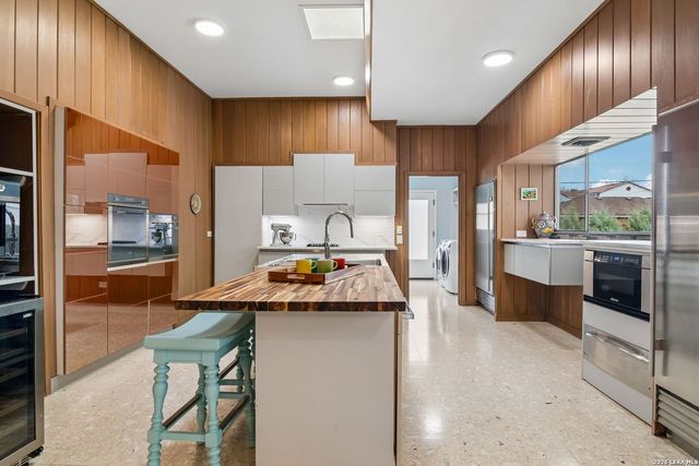 349 Mary Louise, San Antonio, TX 78201