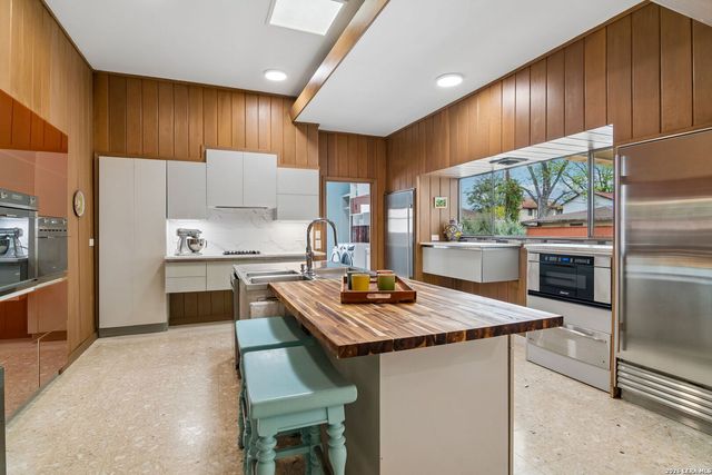 349 Mary Louise, San Antonio, TX 78201