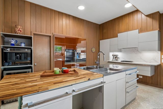 349 Mary Louise, San Antonio, TX 78201