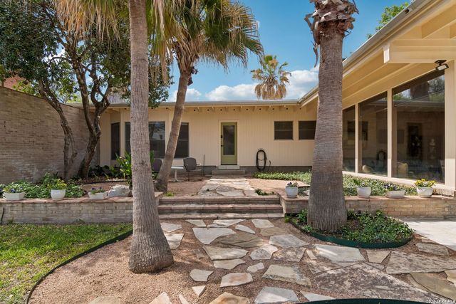 349 Mary Louise, San Antonio, TX 78201