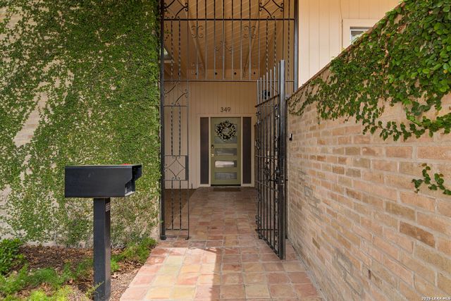 349 Mary Louise, San Antonio, TX 78201