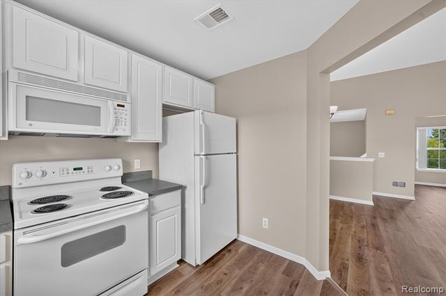 54851 Marissa Way 71, Shelby Twp, MI 48316
