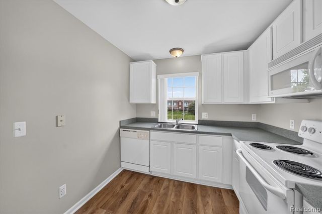 54851 Marissa Way 71, Shelby Twp, MI 48316