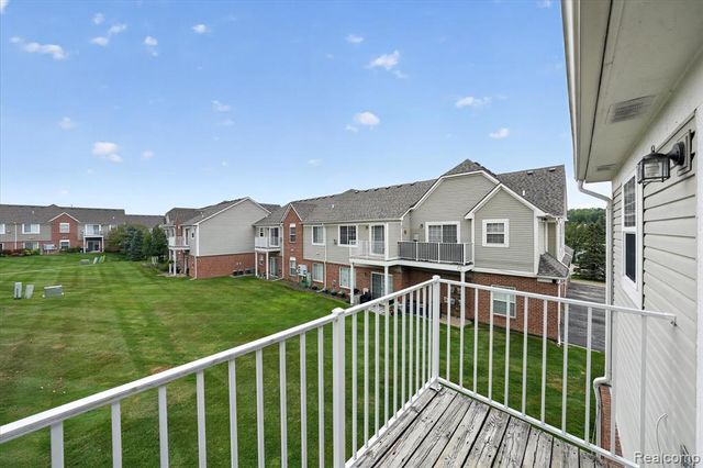 54851 Marissa Way 71, Shelby Twp, MI 48316