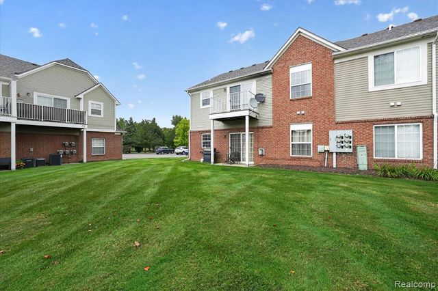 54851 Marissa Way 71, Shelby Twp, MI 48316