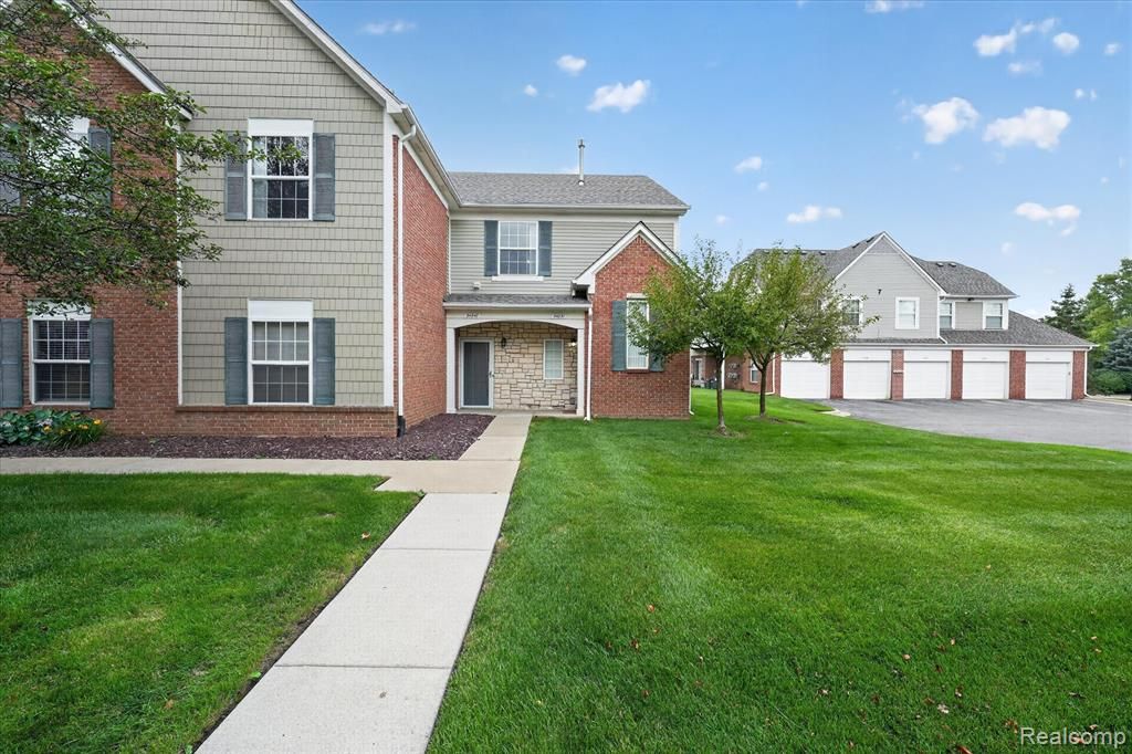 54851 Marissa Way 71, Shelby Twp, MI 48316