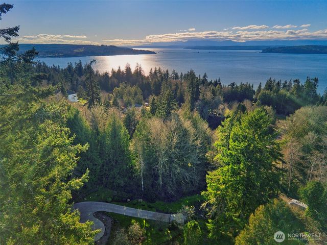 34638 Bridge View Place, Kingston, WA 98346