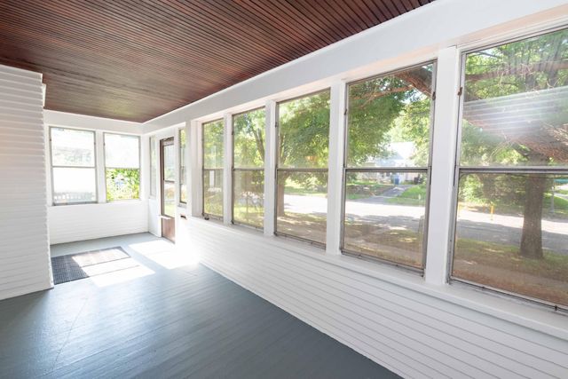 1702 Minnehaha Avenue W, Saint Paul, MN 55104