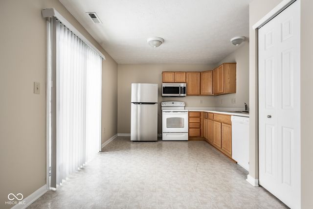 11194 Black Gold Drive, Noblesville, IN 46060