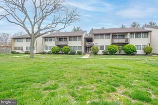 12 AVON DR #J, East Windsor, NJ 08520