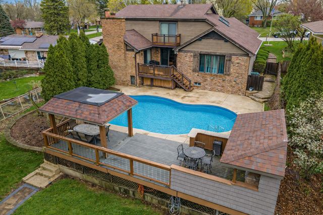 305 N Dale Avenue, Mchenry, IL 60050