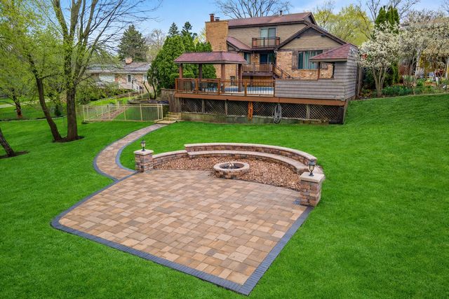 305 N Dale Avenue, Mchenry, IL 60050