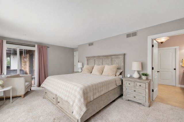 305 N Dale Avenue, Mchenry, IL 60050
