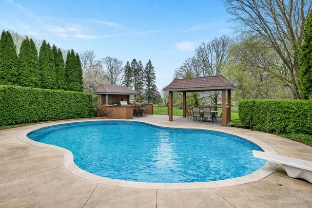 305 N Dale Avenue, Mchenry, IL 60050