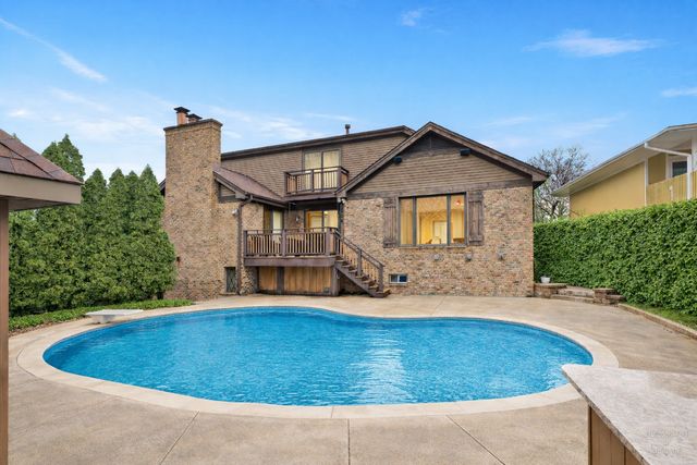 305 N Dale Avenue, Mchenry, IL 60050