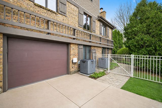 305 N Dale Avenue, Mchenry, IL 60050