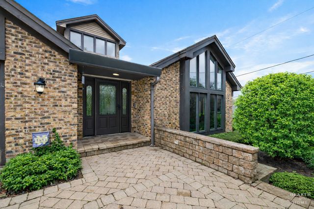 305 N Dale Avenue, Mchenry, IL 60050