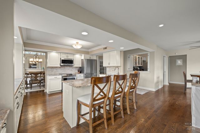 305 N Dale Avenue, Mchenry, IL 60050