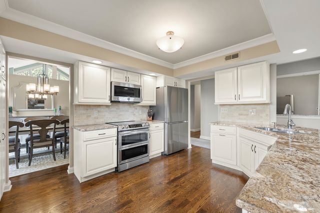 305 N Dale Avenue, Mchenry, IL 60050