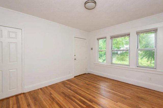 112 Adams 3L, Boston, MA 02122